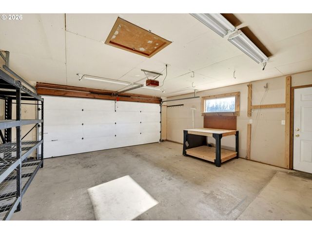 1691 Se CEDAR CREEK Pl, Gresham, OR 97080