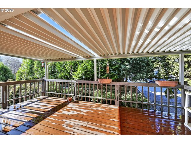 1691 Se CEDAR CREEK Pl, Gresham, OR 97080