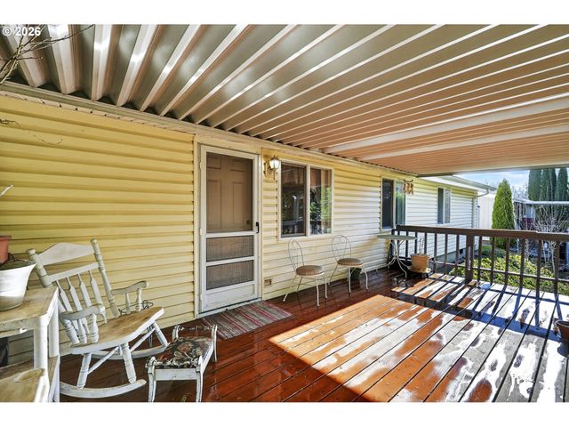 1691 Se CEDAR CREEK Pl, Gresham, OR 97080