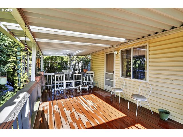 1691 Se CEDAR CREEK Pl, Gresham, OR 97080