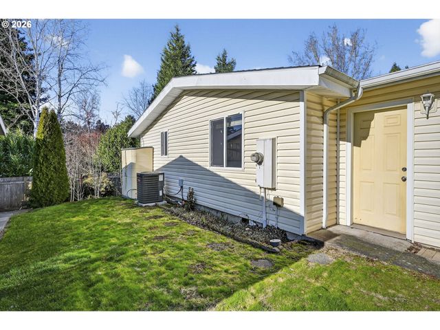 1691 Se CEDAR CREEK Pl, Gresham, OR 97080