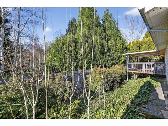 1691 Se CEDAR CREEK Pl, Gresham, OR 97080