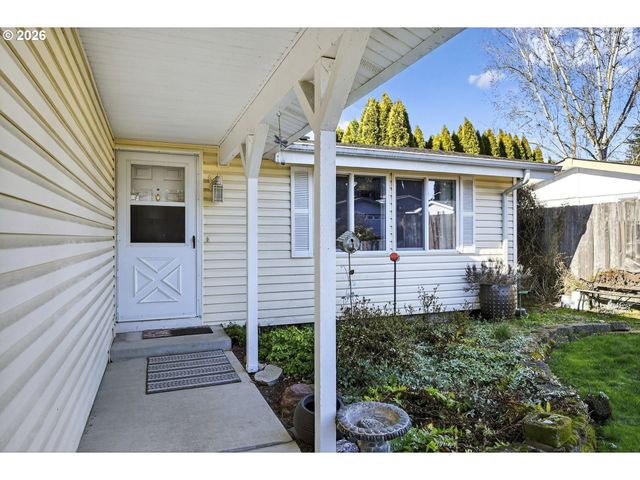 1691 Se CEDAR CREEK Pl, Gresham, OR 97080