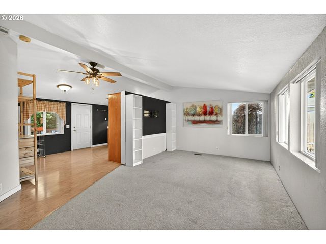 1691 Se CEDAR CREEK Pl, Gresham, OR 97080