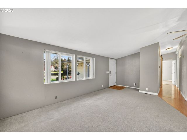 1691 Se CEDAR CREEK Pl, Gresham, OR 97080