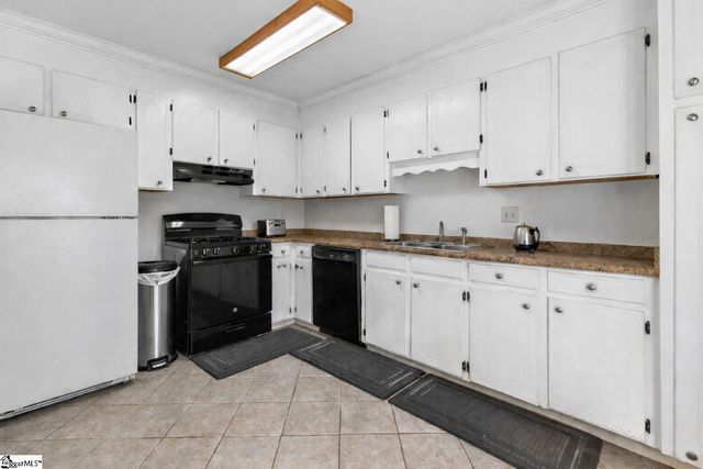 1 Bellamy Court, Taylors, SC 29687