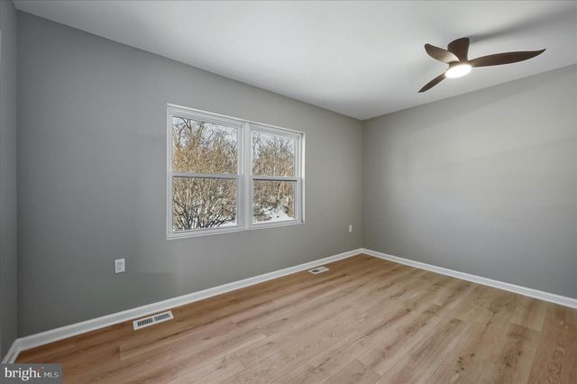 110 ELAINE DR, Winchester, VA 22602