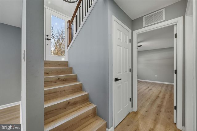 110 ELAINE DR, Winchester, VA 22602