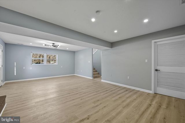 110 ELAINE DR, Winchester, VA 22602