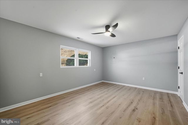 110 ELAINE DR, Winchester, VA 22602