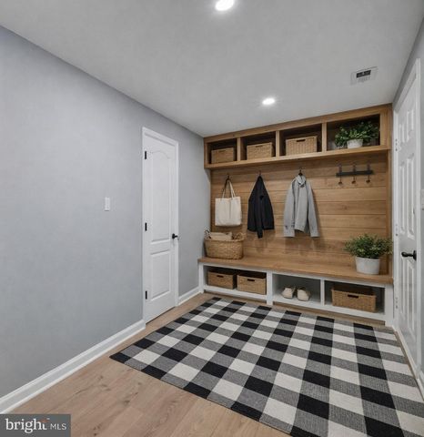 110 ELAINE DR, Winchester, VA 22602