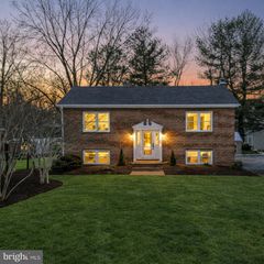 110 ELAINE DR, Winchester, VA 22602