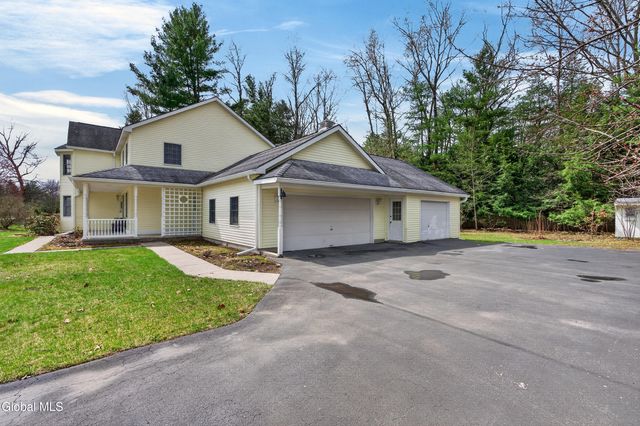 26 Sugar Pine Road, Queensbury, NY 12804