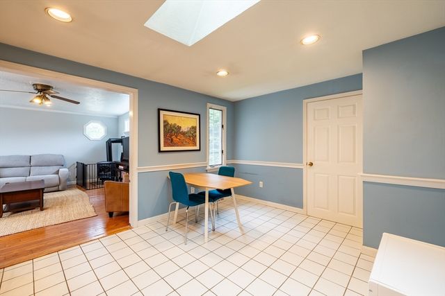 6 Bexley Dr, Hudson, MA 01749