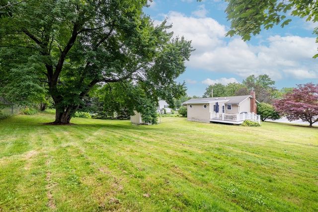 6 Bexley Dr, Hudson, MA 01749
