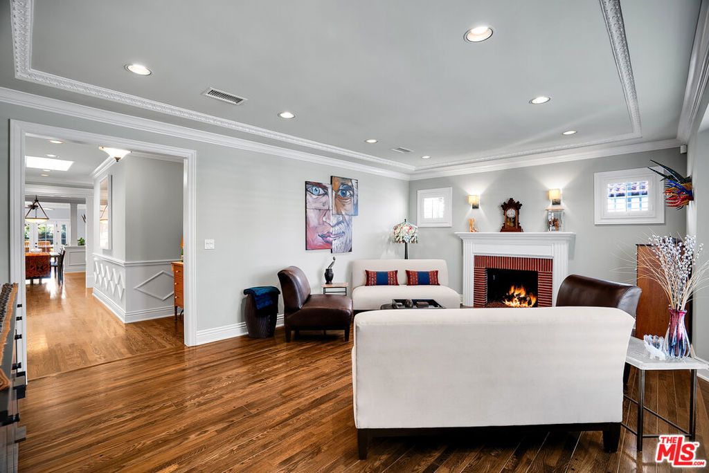 Image 10 of property listing at 3925 S Norton Avenue, Los Angeles, CA 90008