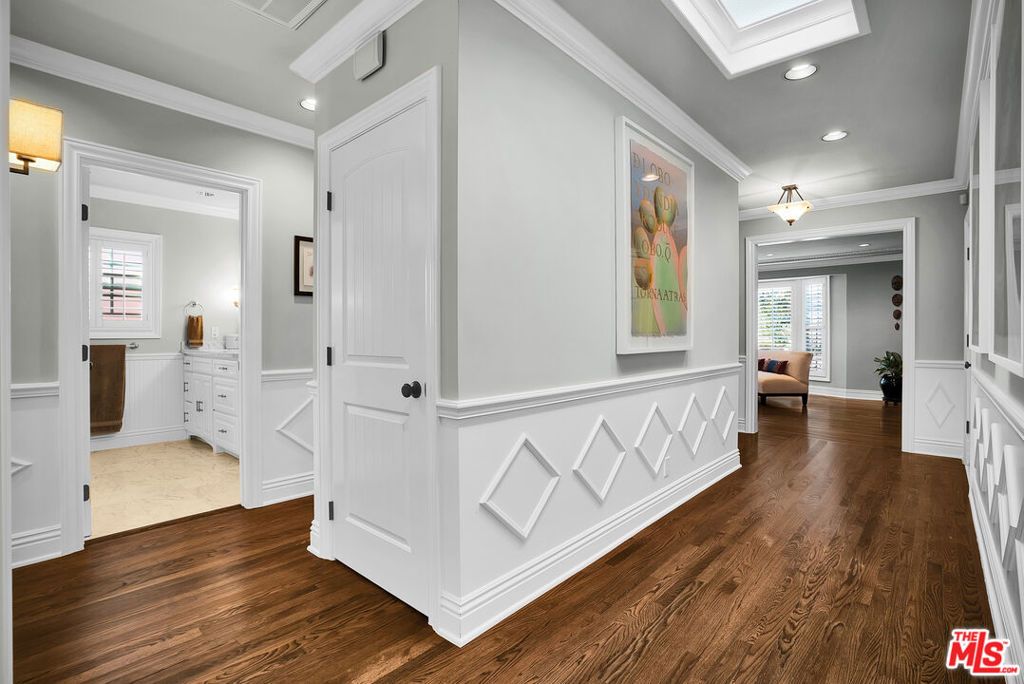 Image 12 of property listing at 3925 S Norton Avenue, Los Angeles, CA 90008