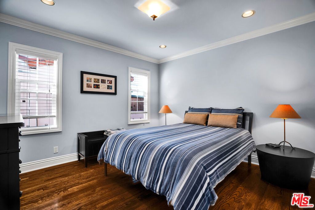 Image 17 of property listing at 3925 S Norton Avenue, Los Angeles, CA 90008
