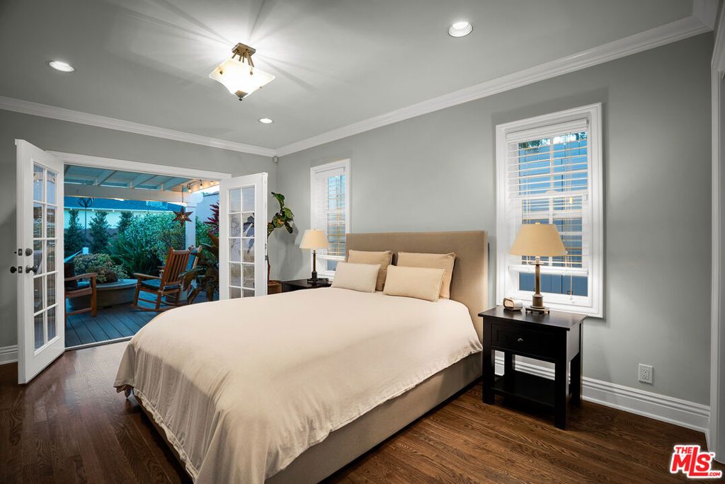 Image 20 of property listing at 3925 S Norton Avenue, Los Angeles, CA 90008