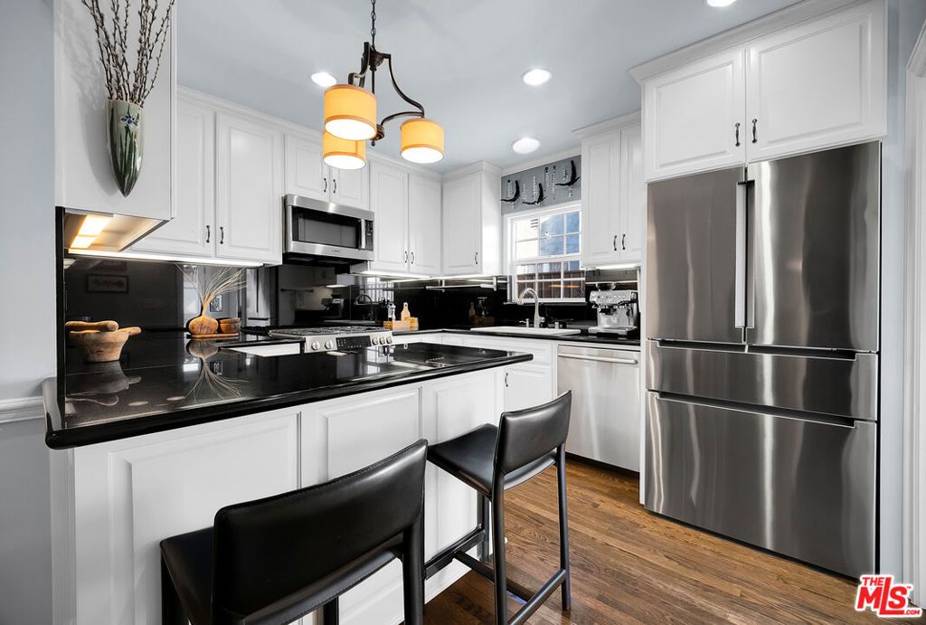 Image 26 of property listing at 3925 S Norton Avenue, Los Angeles, CA 90008