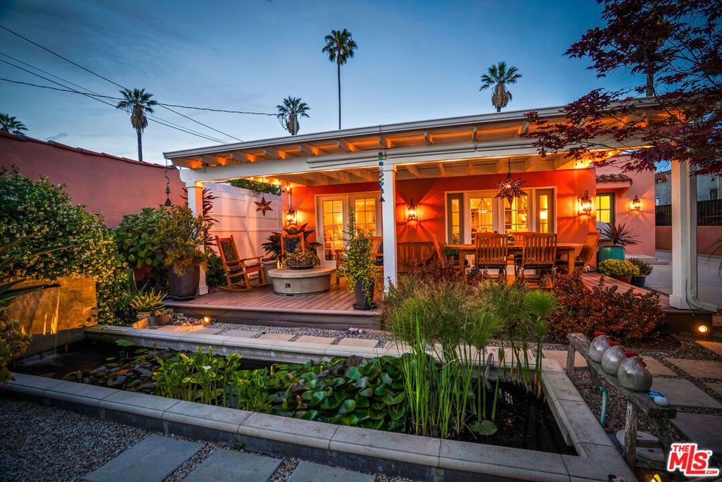 Image 36 of property listing at 3925 S Norton Avenue, Los Angeles, CA 90008