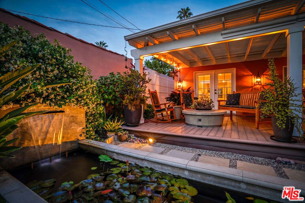 Image 37 of property listing at 3925 S Norton Avenue, Los Angeles, CA 90008