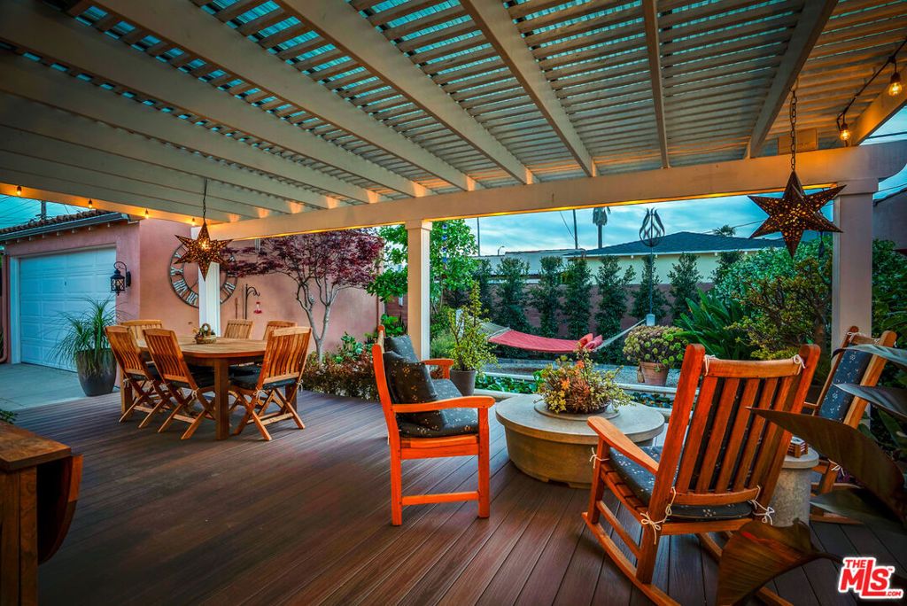 Image 38 of property listing at 3925 S Norton Avenue, Los Angeles, CA 90008