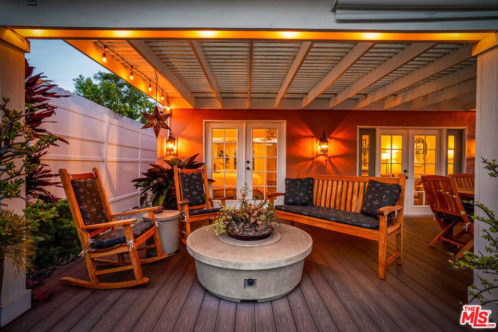 Image 46 of property listing at 3925 S Norton Avenue, Los Angeles, CA 90008