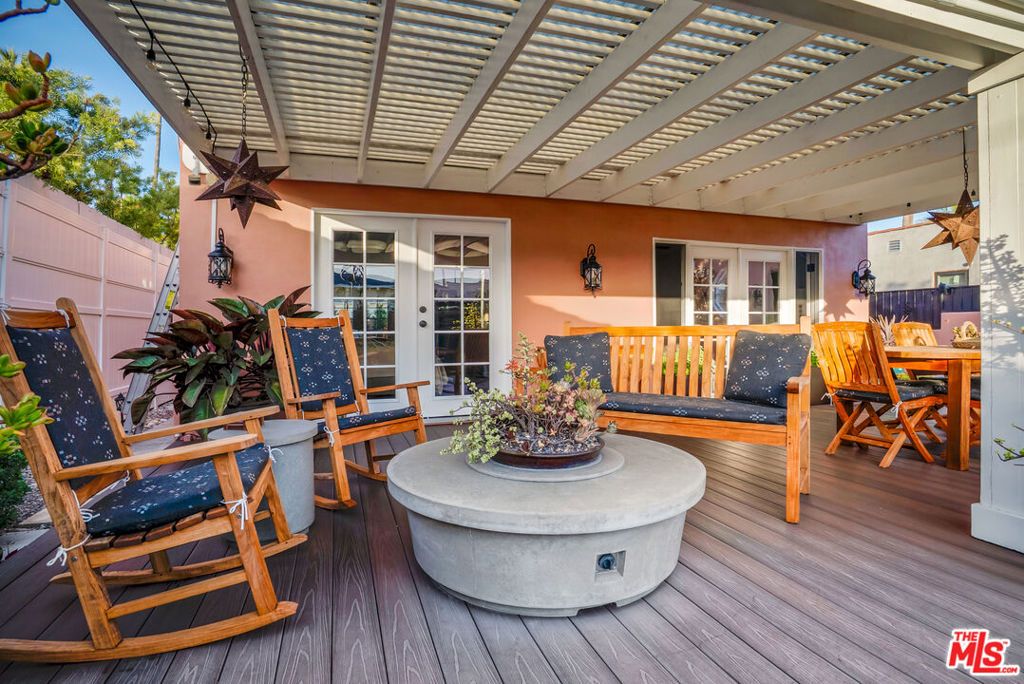 Image 47 of property listing at 3925 S Norton Avenue, Los Angeles, CA 90008