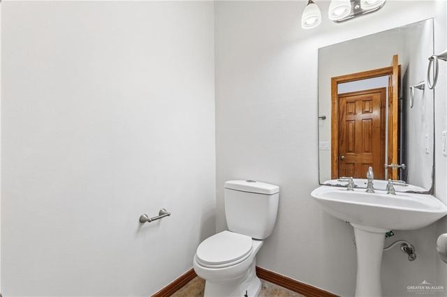 1305 E Olympia Avenue A, Mcallen, TX 78503