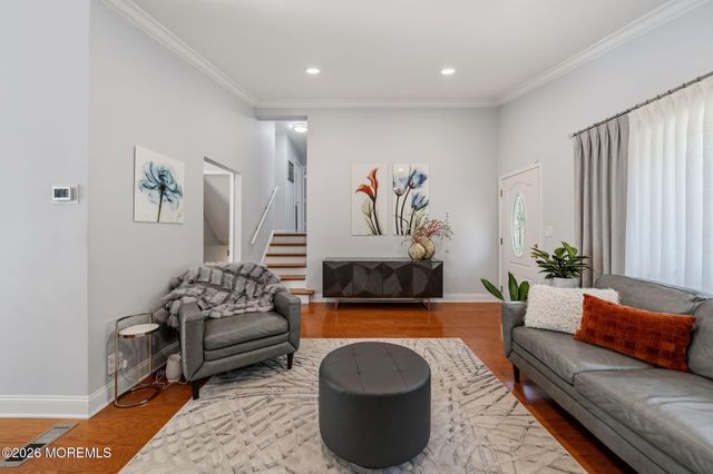 88 Montrose Avenue, Colonia, NJ 07067