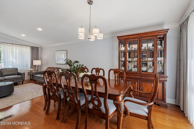 88 Montrose Avenue, Colonia, NJ 07067