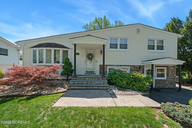 88 Montrose Avenue, Colonia, NJ 07067