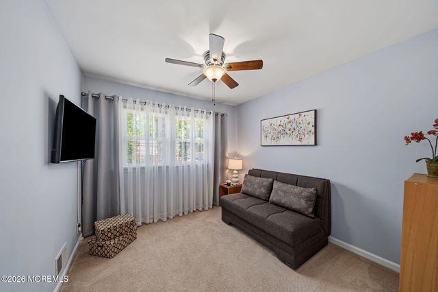 88 Montrose Avenue, Colonia, NJ 07067