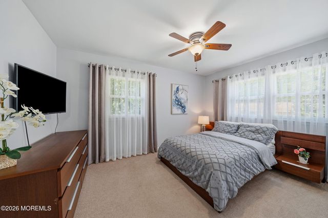 88 Montrose Avenue, Colonia, NJ 07067