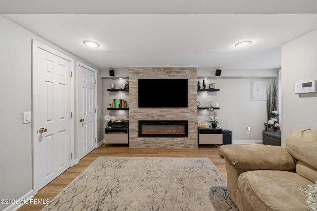 88 Montrose Avenue, Colonia, NJ 07067