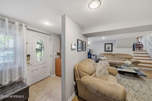 88 Montrose Avenue, Colonia, NJ 07067