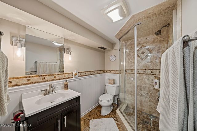 88 Montrose Avenue, Colonia, NJ 07067