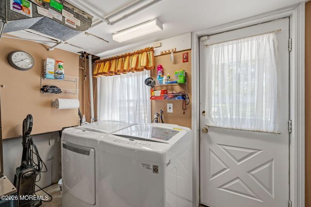 88 Montrose Avenue, Colonia, NJ 07067