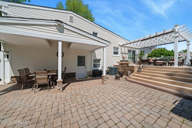 88 Montrose Avenue, Colonia, NJ 07067