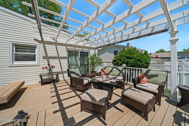 88 Montrose Avenue, Colonia, NJ 07067