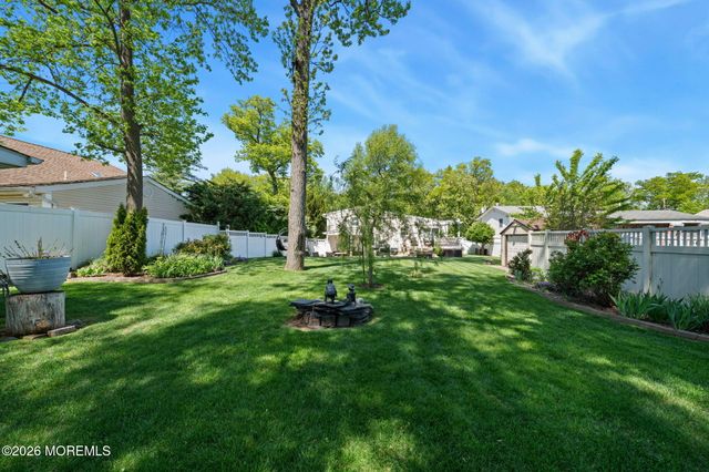 88 Montrose Avenue, Colonia, NJ 07067