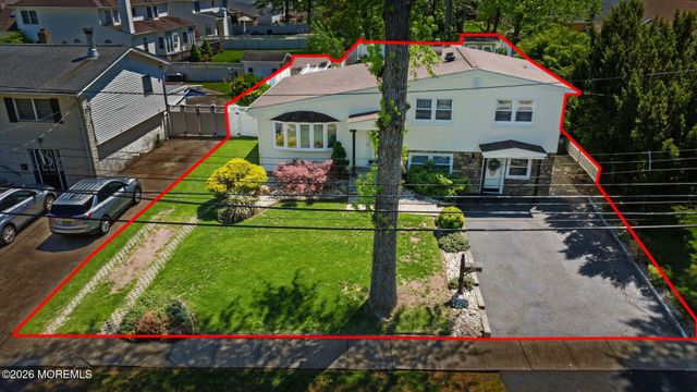 88 Montrose Avenue, Colonia, NJ 07067