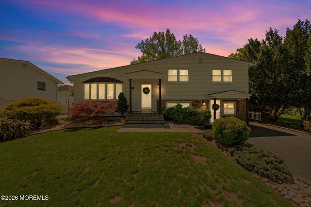 88 Montrose Avenue, Colonia, NJ 07067