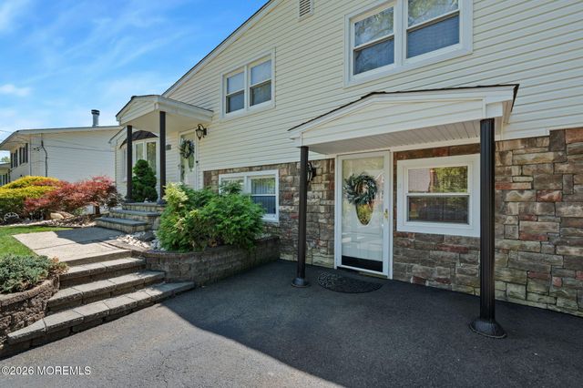 88 Montrose Avenue, Colonia, NJ 07067