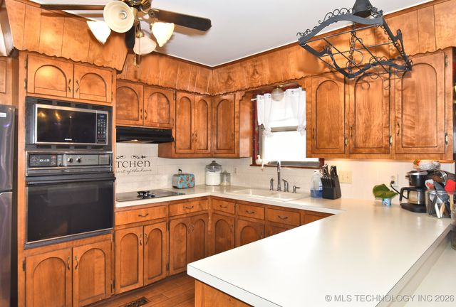 9456 E 39th Street, Tulsa, OK 74145