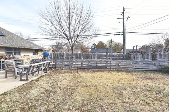 9456 E 39th Street, Tulsa, OK 74145