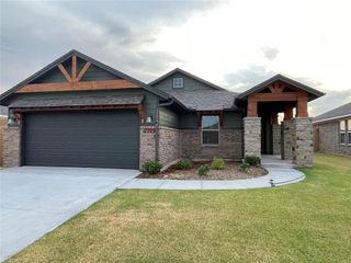 17709 Moss Farm Road, Edmond, OK 73012