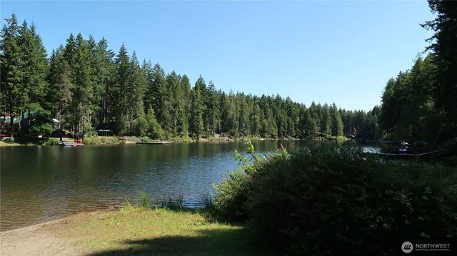 431 NE Collins Lake Dr., Tahuya, WA 98588