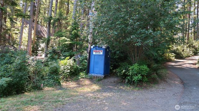 431 NE Collins Lake Dr., Tahuya, WA 98588
